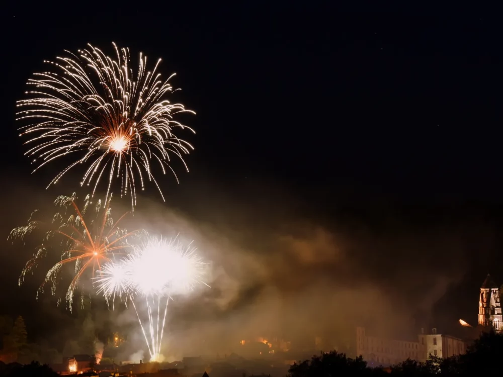 Feu d'artifice au-dessus de Brantôme